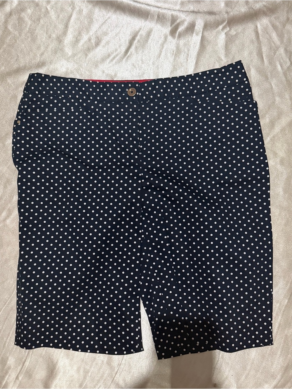 Jones New York Signature Stretch Twill Polka Dot Bermuda Shorts Women navy sz.8